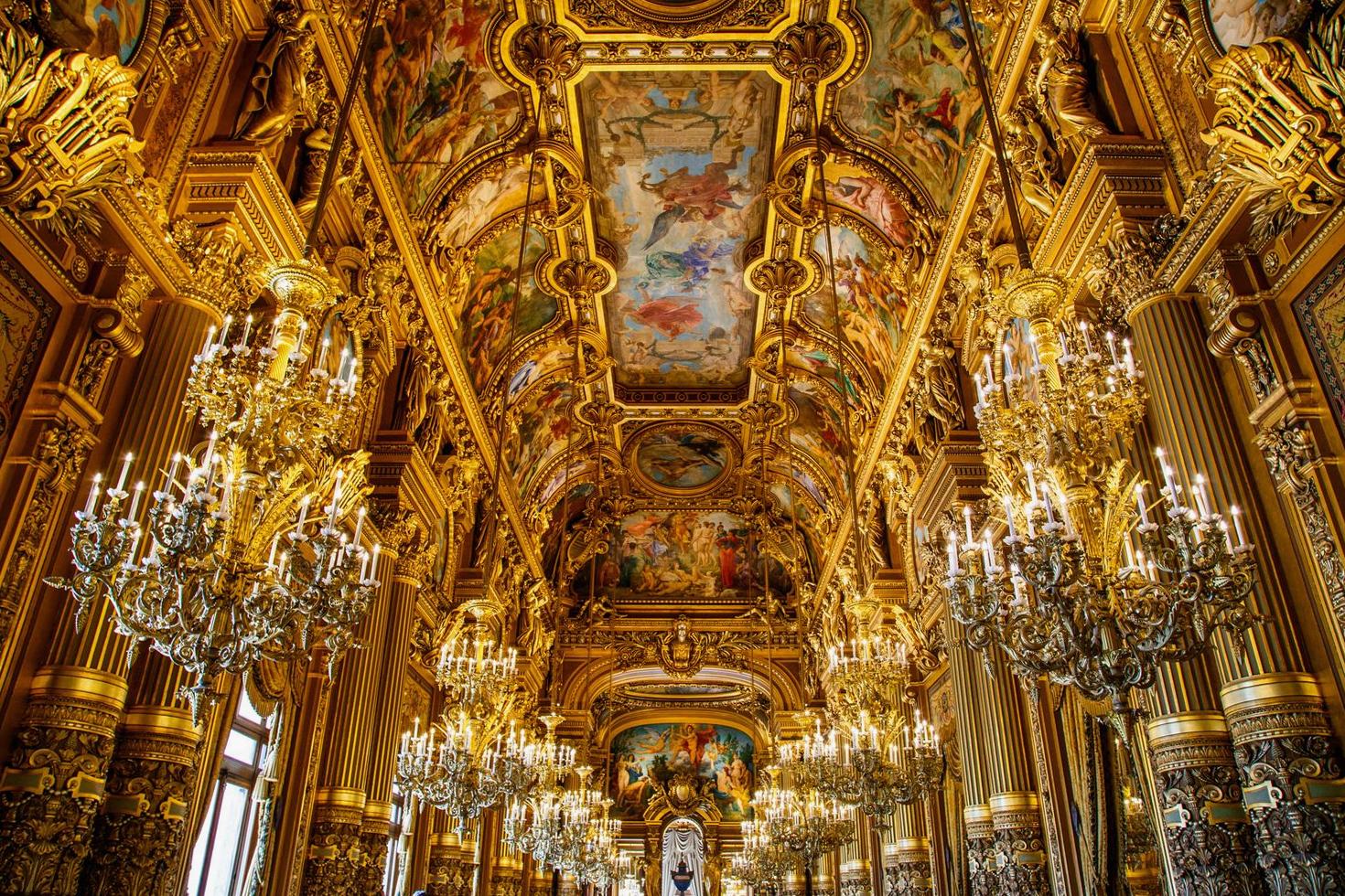 Intérieur luxueux de l'Hôtel Souvenir Vivant